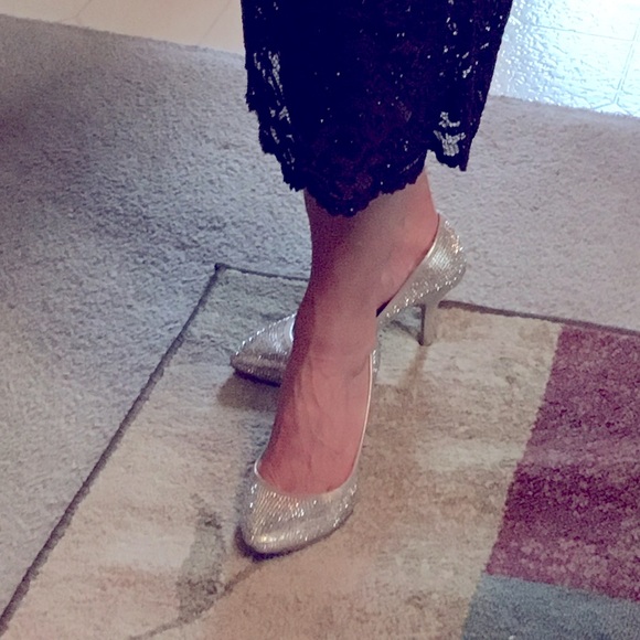 I.N.C. Zitah Pearl Gold Pumps - Picture 12 of 12